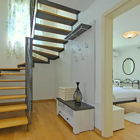 Steinvilla Zelda Ližnjan