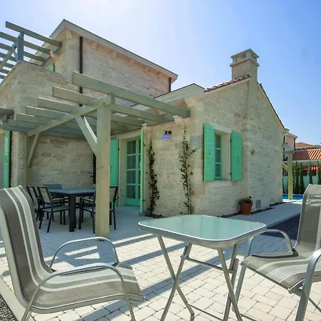 Villa Steinvilla Zelda Ližnjan