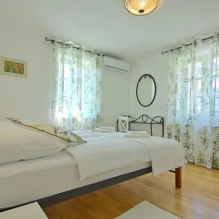 Steinvilla Zelda * Ližnjan