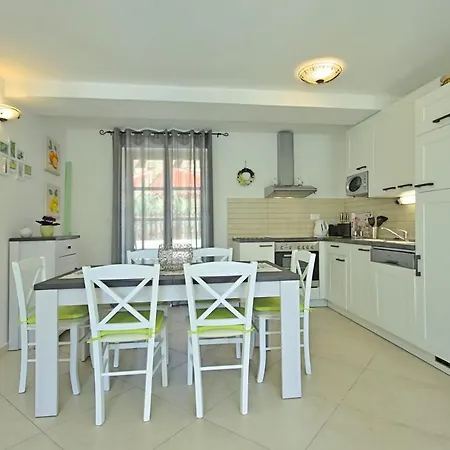 Steinvilla Zelda Villa Ližnjan