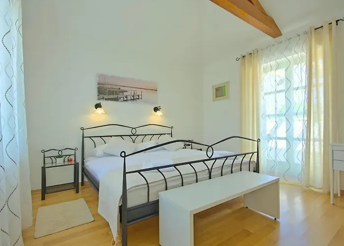 Steinvilla Zelda Villa *