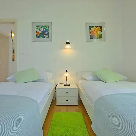 ヴィラ Steinvilla Zelda