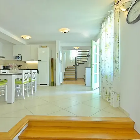 Steinvilla Zelda Villa *