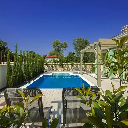 Steinvilla Zelda Villa Ližnjan